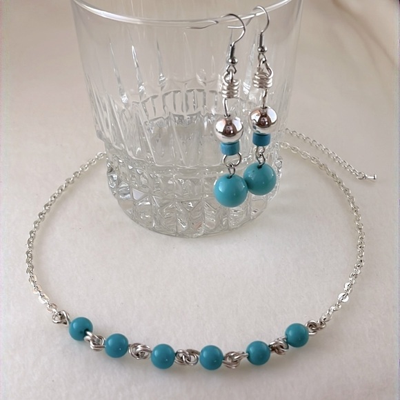 Turquoise color beaded necklace and earrings with spiral connectors - Picture 1 of 5